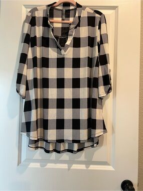 Honeyme Curvy Black and White Buffalo Check Split-Neck Tunic